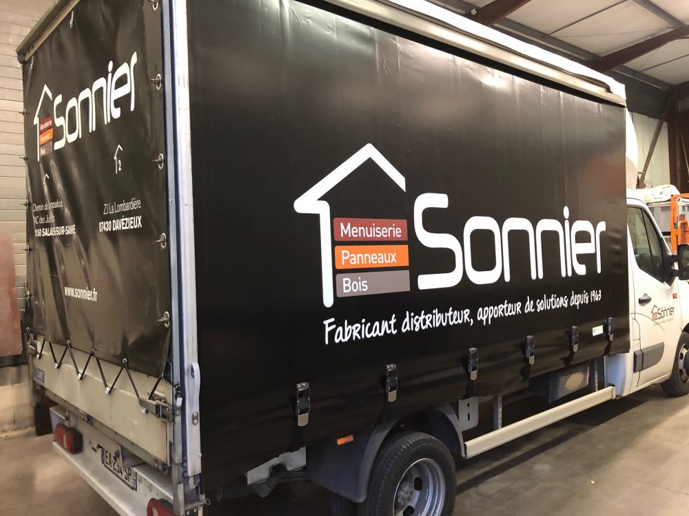 Camion | Sonnier, Menuiserie, Panneaux, Bois | Isère (38), Drôme (26), Ardèche (07)