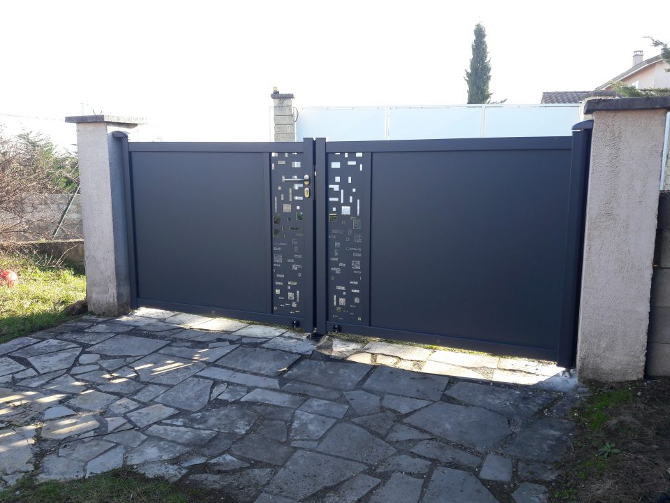 Portail mosaïques noir | Sonnier, Menuiserie, Panneaux, Bois | Isère (38), Drôme (26), Ardèche (07)