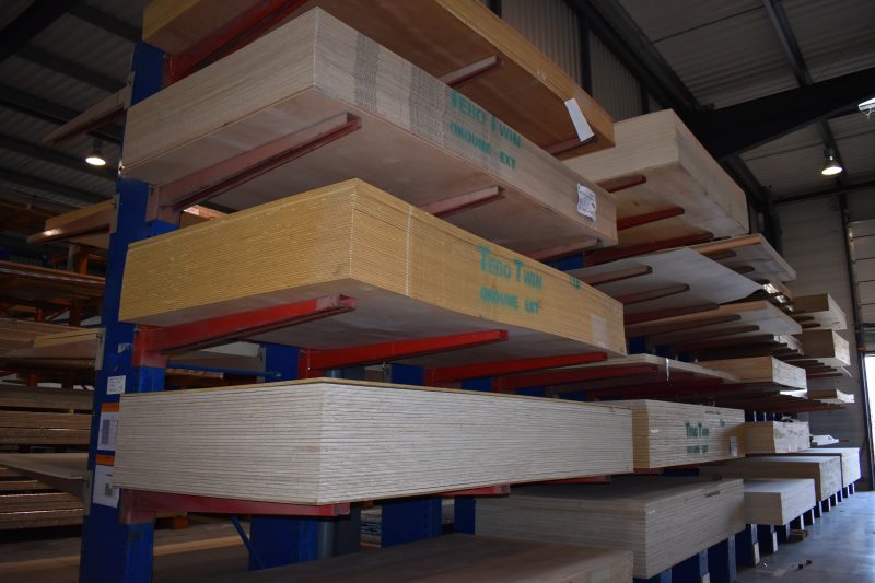 Stock panneaux bois salaise | Sonnier, Menuiserie, Panneaux, Bois | Isère (38), Drôme (26), Ardèche (07)