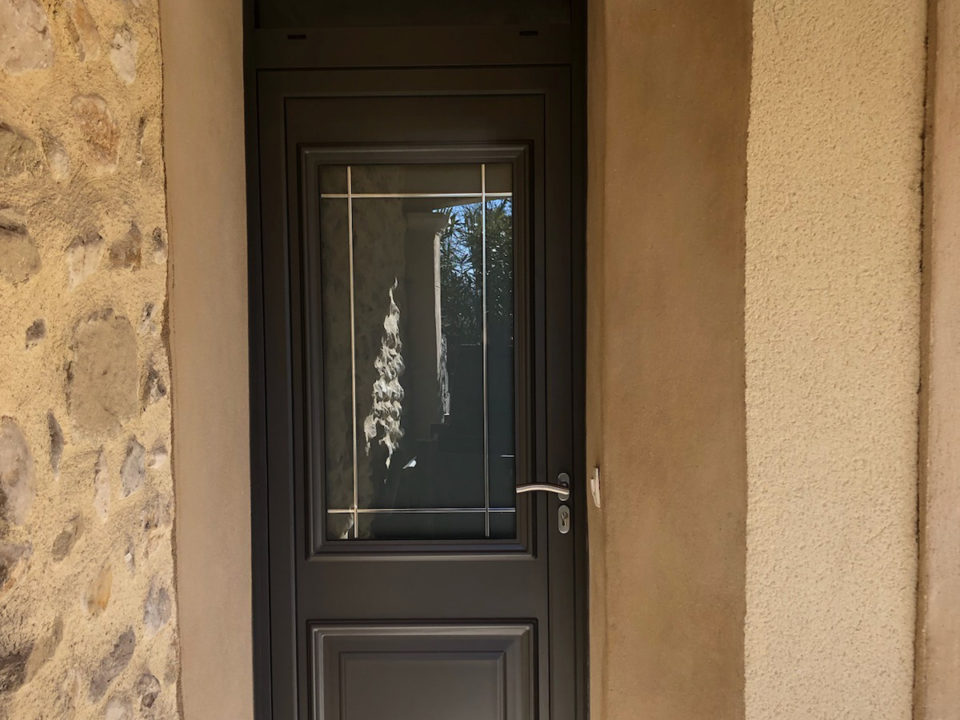 Porte d'entrée traditionnelle